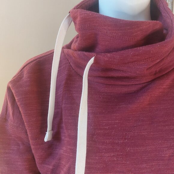 Reebok Sweatshirt - Picture 5 of 15